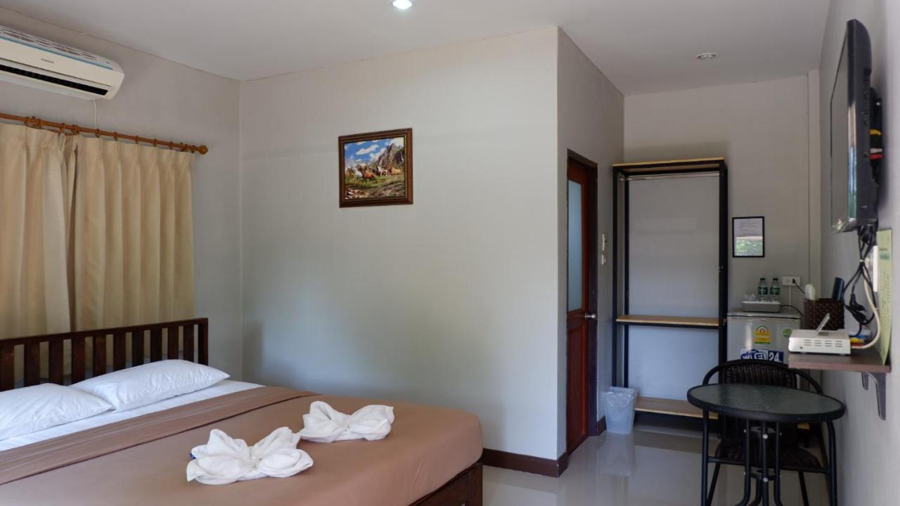 Resort Railumpoo Nakhon Sawan Exterior foto