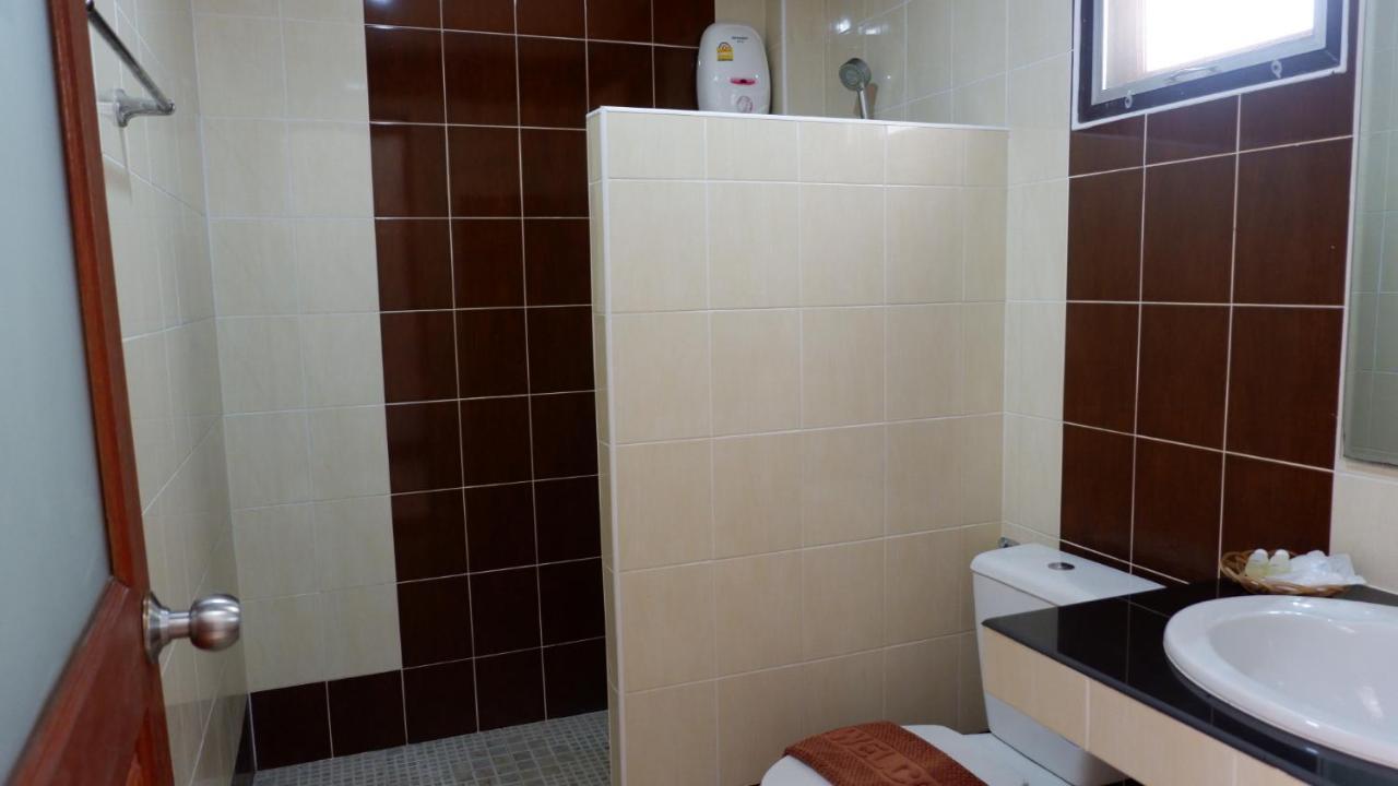 Resort Railumpoo Nakhon Sawan Exterior foto