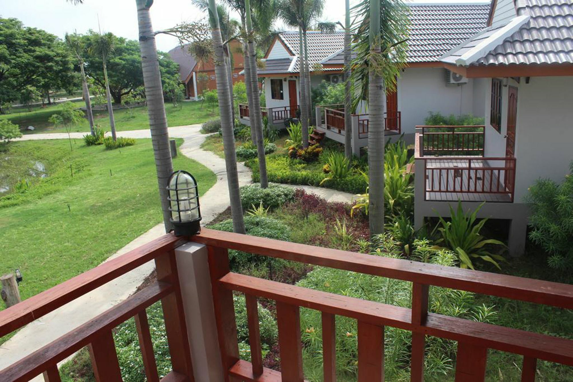 Resort Railumpoo Nakhon Sawan Exterior foto